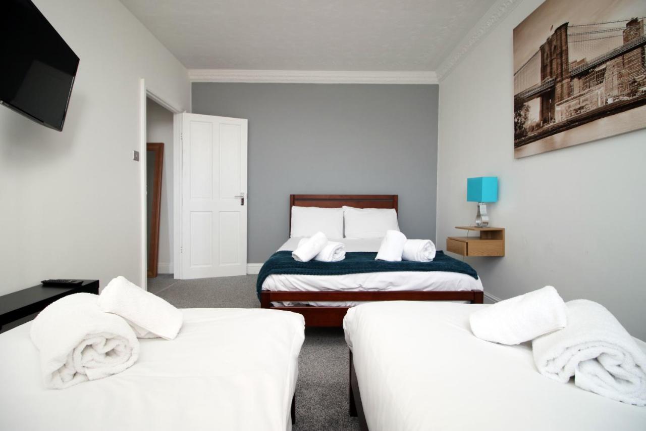 Modern 2 Bedroom Flat In Robert St, *