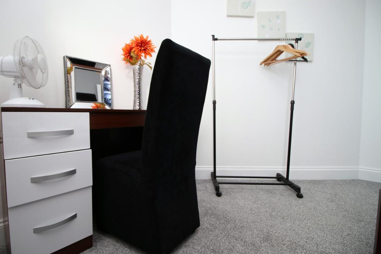 Modern 2 Bedroom Flat In Robert St, Apartment