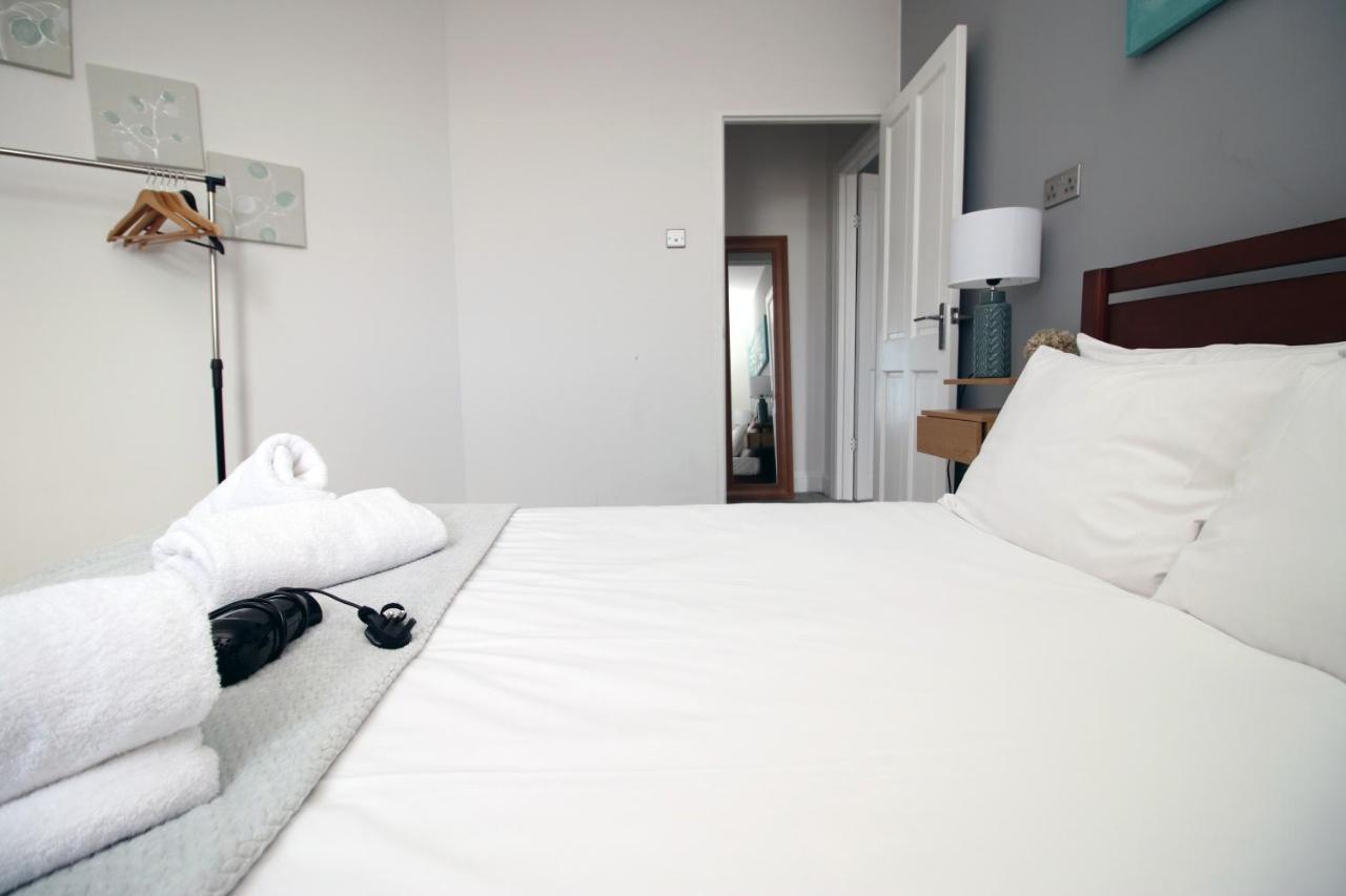 Apartment Modern 2 Bedroom Flat In Robert St, *