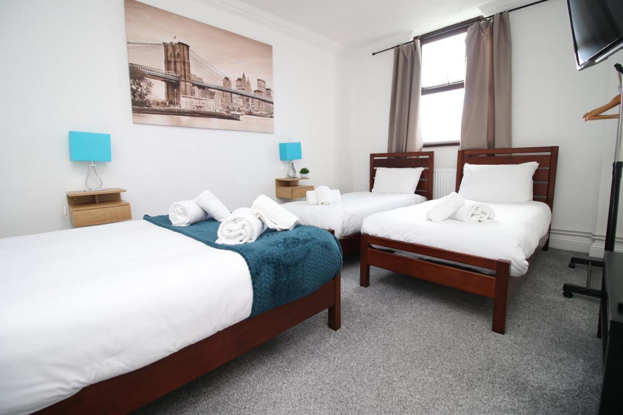 Modern 2 Bedroom Flat In Robert St, *