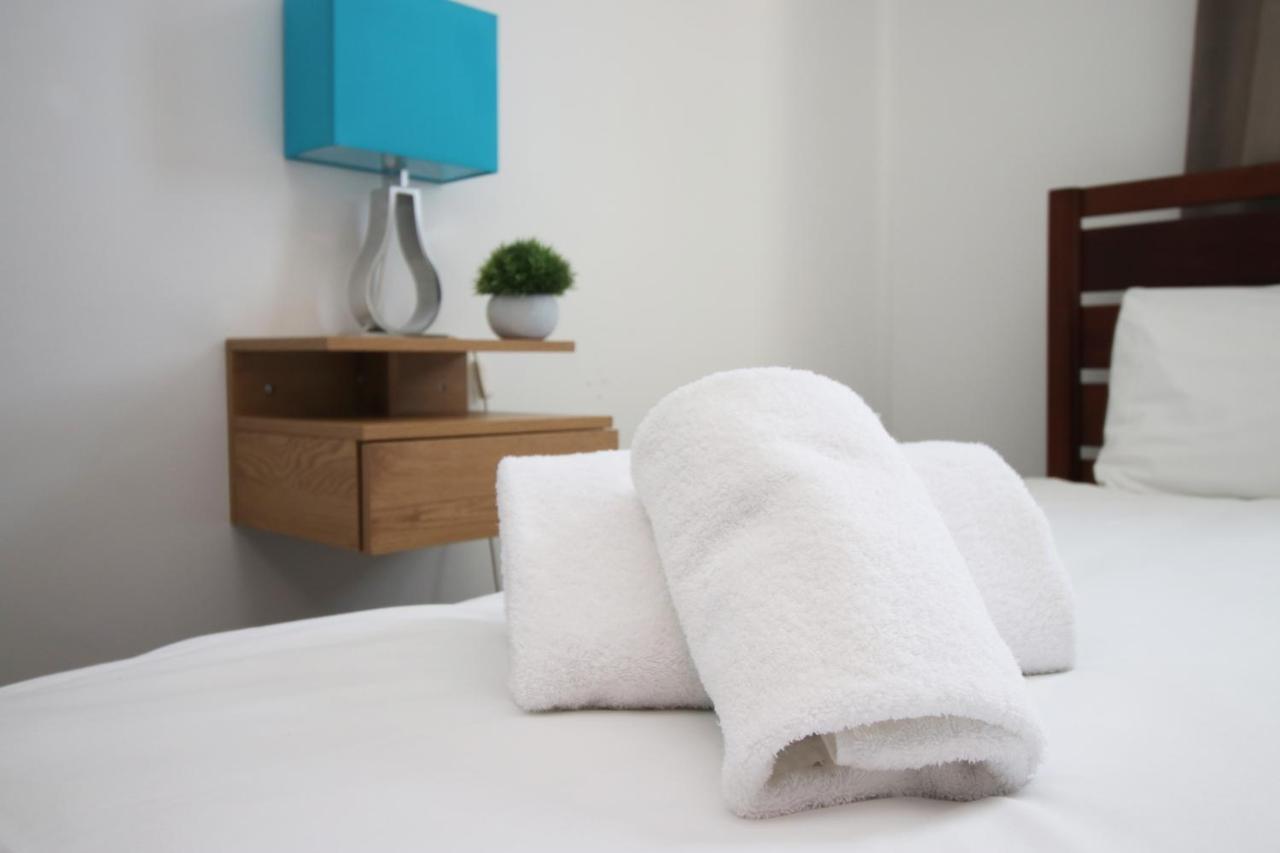 Modern 2 Bedroom Flat In Robert St,