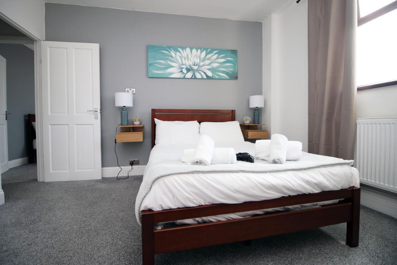 Modern 2 Bedroom Flat In Robert St, *